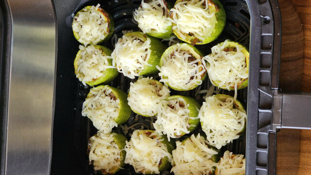 Gevulde courgette met gehakt uit de airfryer